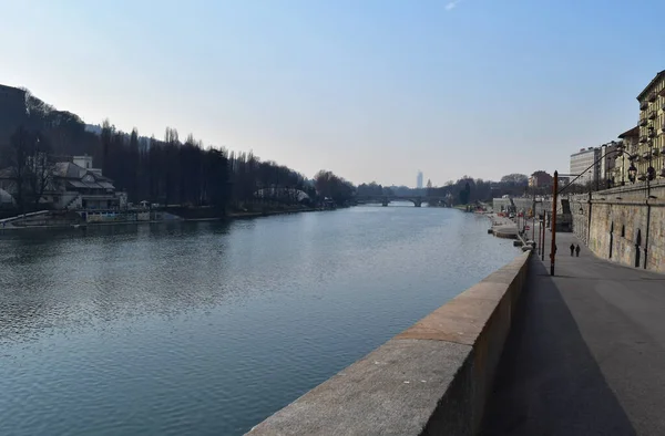 Река Мурацци Турине Италия — стоковое фото