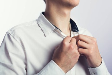 Bir düğme kadar düğmelerini adam