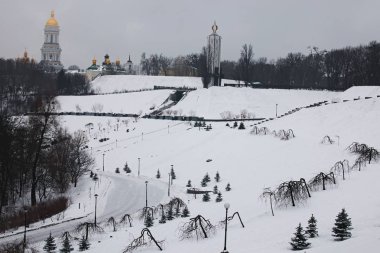 Sabah şehirde. National Museum 