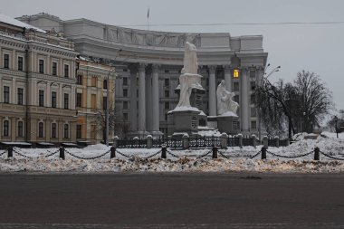 Kiev, Ukrayna-12 Fabruary 2017: Dışişleri Bakanlığı Ukrayna. Pazar sabahı. Beşinci katta bir pencerede ışık