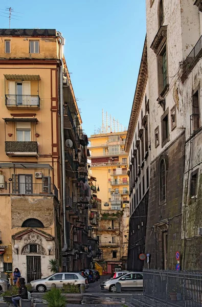 NAPLES, ITALY, January 05, 2017: An Ordinary street view with apartment buildings — Stock Photo, Image