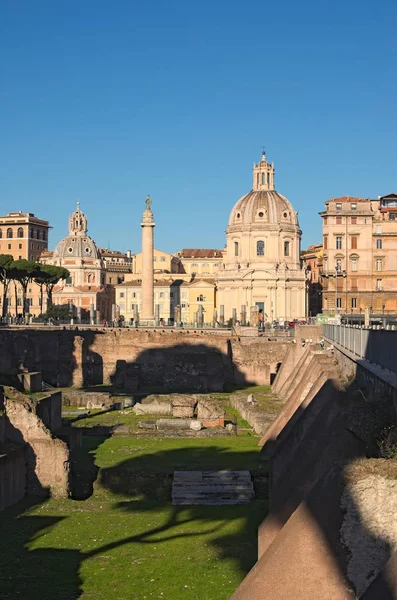 Ruínas do antigo Fórum de Augusto perto do Fórum Romano em Roma, Itália — Fotografia de Stock