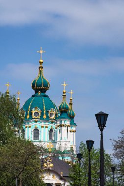 St Andrew's kilise mavi gökyüzü arka plan üzerine bir kubbe. Kiev. Ukrayna