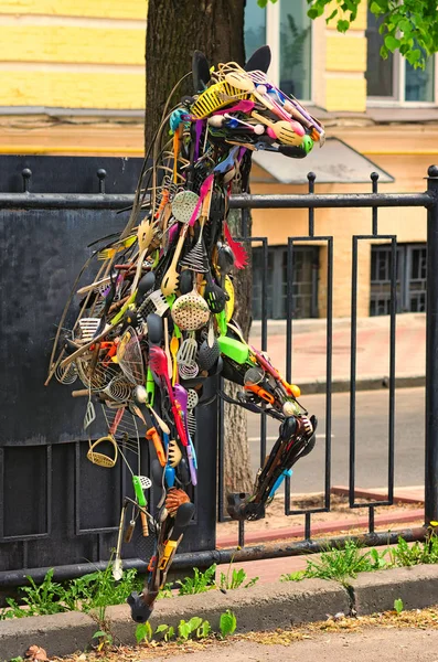 KYIV, UKRAINE: 01 MAY,2017 - Modern art object. The horse sculpture is made from a variety of kitchen accessories — Stock Photo, Image