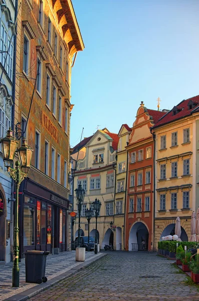 Prague, The Czech Republic: AUGUST 23, 2017- Old town street in the early morning. Beautiful sunrise — Stock Photo, Image