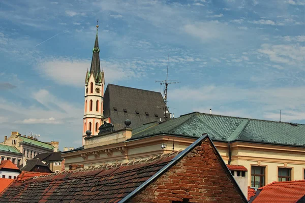 Dächer in cesky krumlov. St.-Vitus-Kirche - Unesco-Weltkulturerbe, Tschechische Republik — Stockfoto