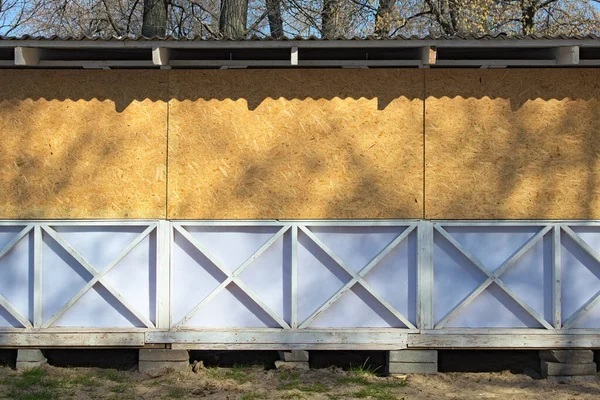 Café Bois Abandonné Plein Air Avec Des Fenêtres Contreplaqué Blanc — Photo