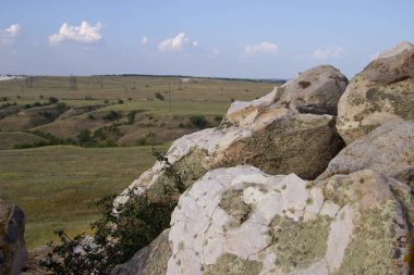 Doğa anıt - Kamyshinskye dağ kulaklar. 