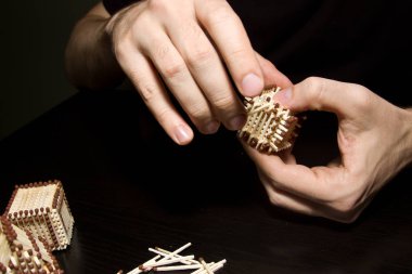 Maçlar Hanedanı oluşturma. 