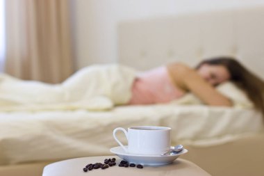 Sabah kahvesi yatakta.. 