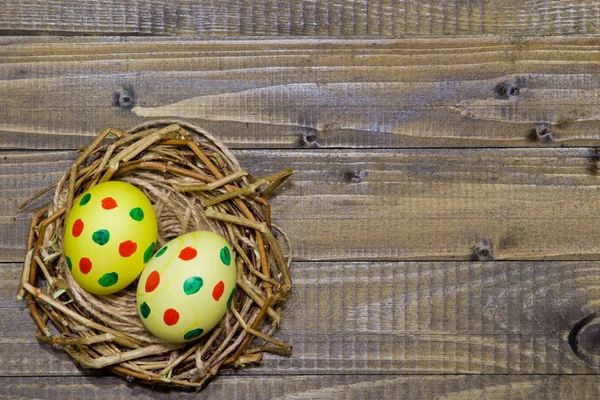 Easter eggs in the nest Painted eggs. — Stock Photo, Image
