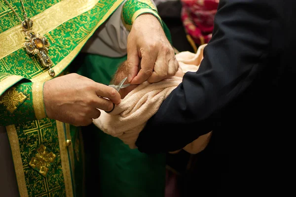 Russian Orthodox baptism. Temple of the Three Hierarchs, Ulyanov — Stock Photo, Image