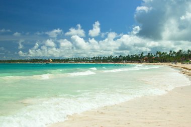 Beach Punta Cana, Dominik Cumhuriyeti için. Karayip Denizi parlak renkler.