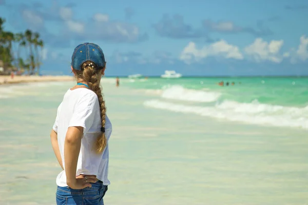 Una Chica Playa Punta Cana República Dominicana Brillantes Colores Del —  Fotos de Stock