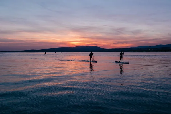 Gelendzhik Krasnodar Bölgesinde Günbatımında Sap Sörfü Telifsiz Stok Fotoğraflar