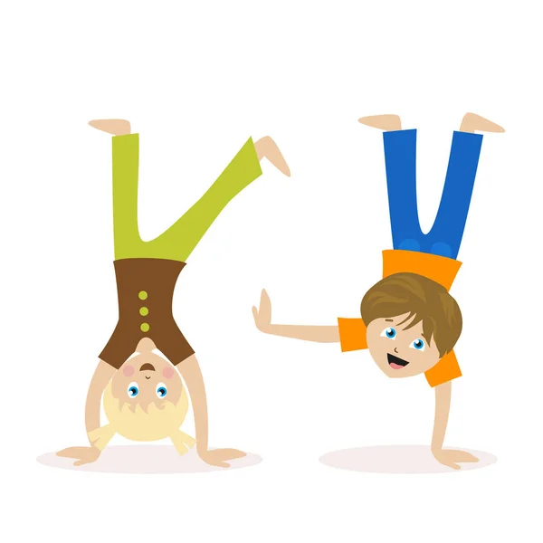 Garçon et fille debout à l'envers sur leurs mains. Les enfants s'amusent ou font de l'athlétisme. Exercice le matin ou faire du sport. Caractère plat isolé sur fond blanc. Vecteur, illustration EPS10 . — Image vectorielle