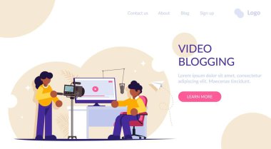 Video blog konsepti. Kanalınız ya da sosyal ağınız için eğlenceli ya da eğitici içeriği alın. Ev video stüdyosu. Modern düz vektör çizimi. İniş web sayfası şablonu.