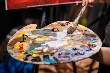 Renkli sanat paletinin kırpılmış görüntü