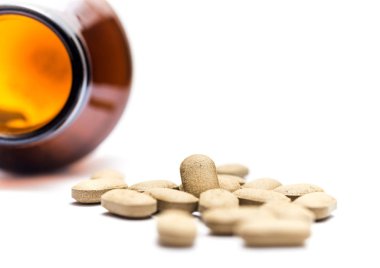 İzole şişeden dökülmesini tıp