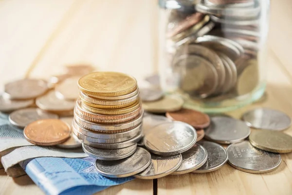 Geld besparen en account bancaire financiering concept — Stockfoto