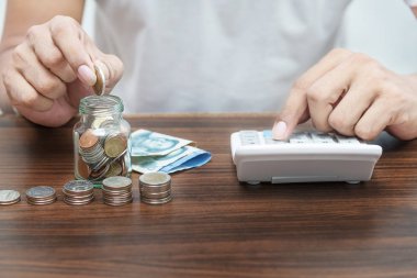 Para ve Finans iş kavramı için bankacılık hesap kaydetme