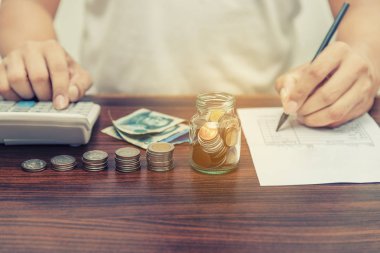 Para ve Finans iş kavramı için bankacılık hesap kaydetme