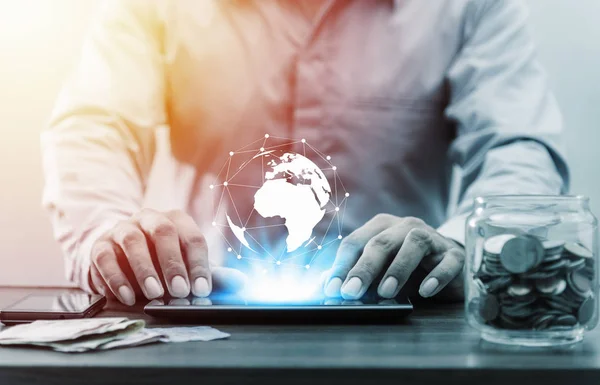 Teknoloji insanların küresel ağ ve online bankacılık internet yasağı