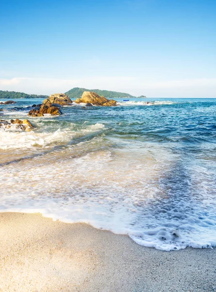 Conceito Verão Areia Praia Paisagem Azul Mar Natureza Céu Azul — Fotografia de Stock