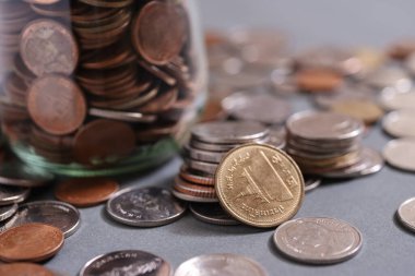 Emeklilik ve finans kavramı için hesap bankacılığı için para biriktir