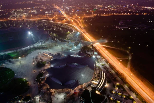 Vue de nuit de l'Olympiapark à Munich — Photo