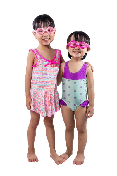 Asiatisch chinesisch kleine schwester porträt tragen brille und swimsui — Stockfoto