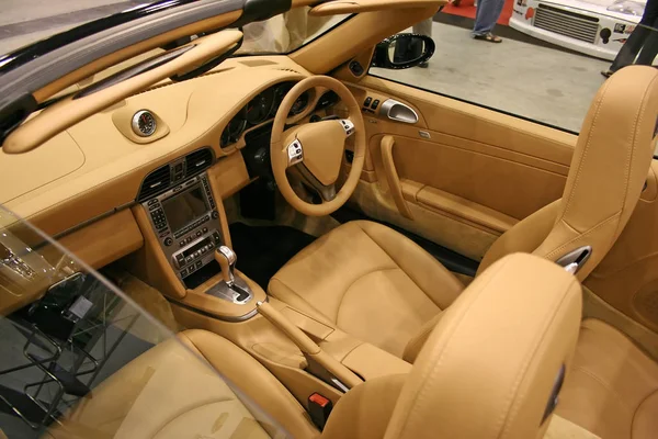 Der Cabrio-Innenraum — Stockbild Innenraum eines Autos — Stockfoto
