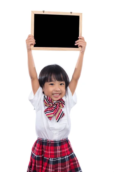 Gelukkig Aziatische Chinese meisje houdt van blackboard — Stockfoto