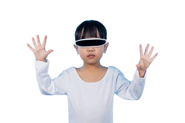 Azjatycki chiński dziewczynka z futurystyczny eyeglassses Izoluj — Zdjęcie stockowe