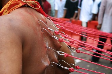 Thaipusam adanmışlar yürüyüş 