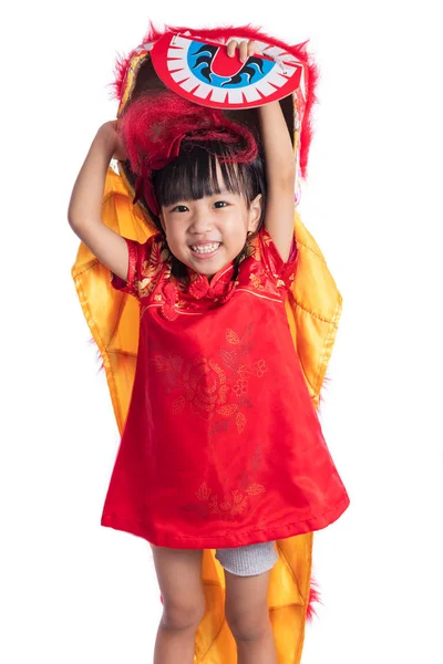 Usmívající se Asijská Čínská holčička s lví tanec kostým — Stock fotografie