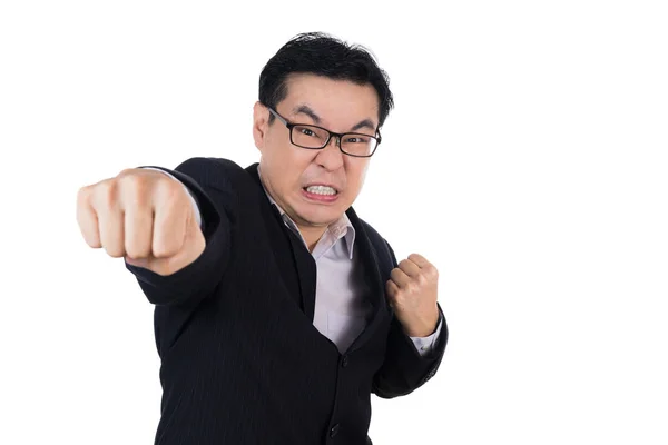 Arga asiatiska kinesiska mannen bär kostym och innehav både fist — Stockfoto