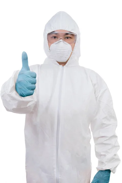 Asiatico scienziato cinese in abbigliamento protettivo con i pollici in su — Foto Stock