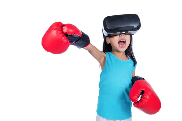 Asiática china niña experimentando realidad virtual con boxi — Foto de Stock