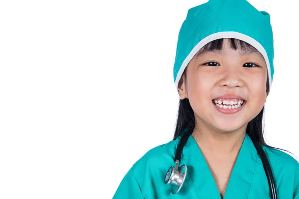 Asiatico piccolo cinese ragazza vestita come un medico — Foto Stock