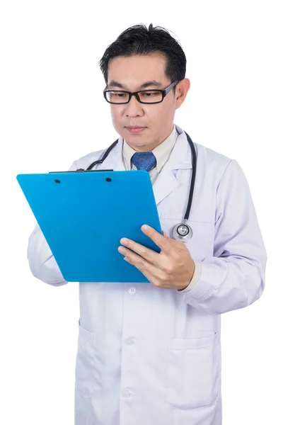 Азиатский китайский врач со стетоскопом — стоковое фото