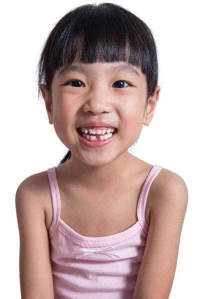 Boldog ázsiai kínai kislány fogatlan mosollyal — Stock Fotó