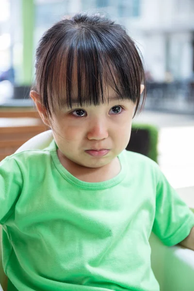 Asian Chinese little girl crying — Stock Photo, Image