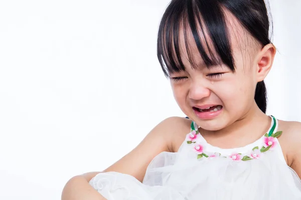 Azjatycki chiński dziewczynka płacze — Zdjęcie stockowe