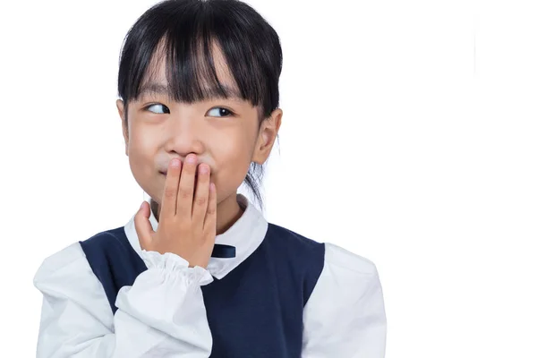 Asiatisch chinesisch klein mädchen lachen und cover sie mund — Stockfoto