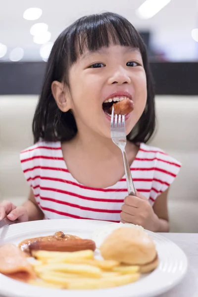 Asian Little Chinese Girl Eating Western Food — Stock Photo, Image