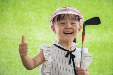 Asyalı küçük kız ile golf oynamaktan Yaşasın Çin