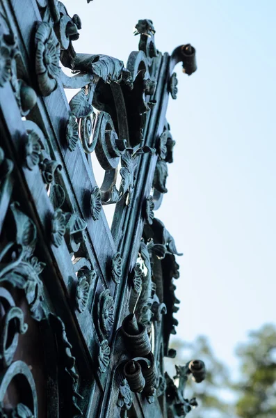 Vintage azul portão de ferro forjado — Fotografia de Stock