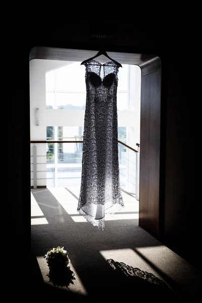 Dantel nedime elbise kapı kemer — Stok fotoğraf