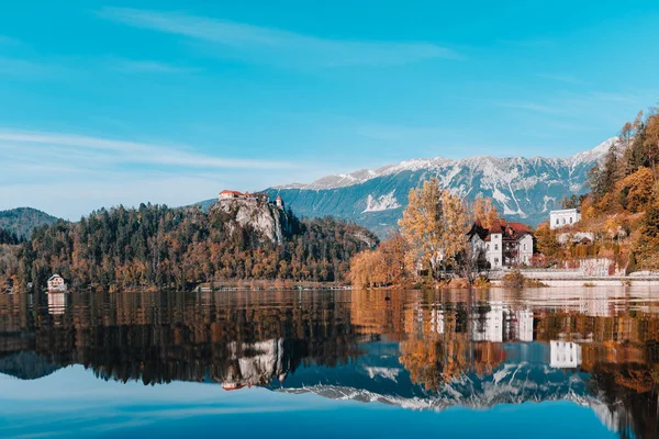 Lake Bled in the Alpine mountains — Stock Photo, Image